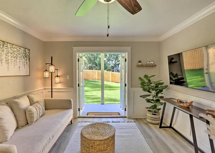 Cozy Tallahassee Apartment W/ Spacious Yard!