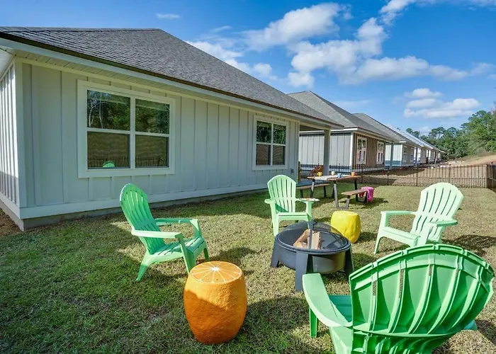 Citrus Cottage: Comfy - Hwy 10 - Peaceful Retreat