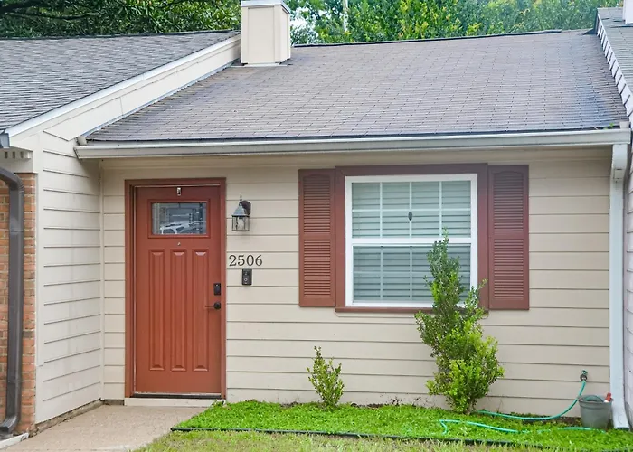 Hike, Fish & Relax: Tallahassee Townhome W/ Patio!