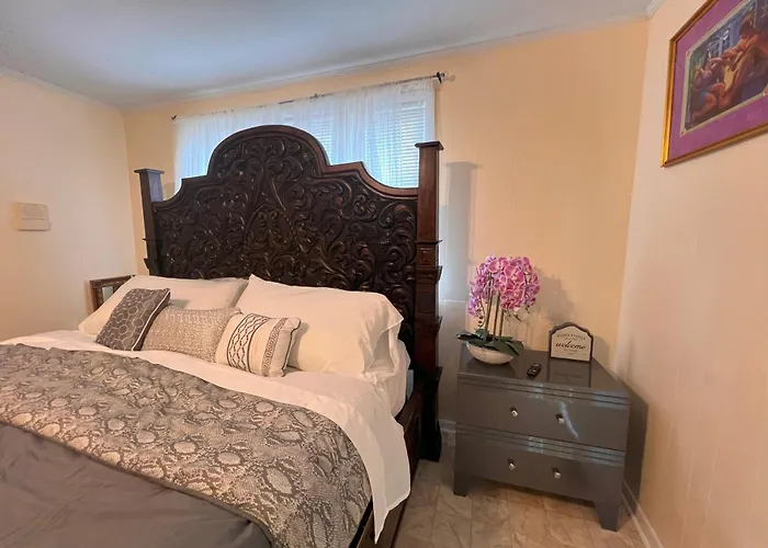 Private Guest Room 5 Min And Less From Famu, Fsu, Downtown- Thedollhouse