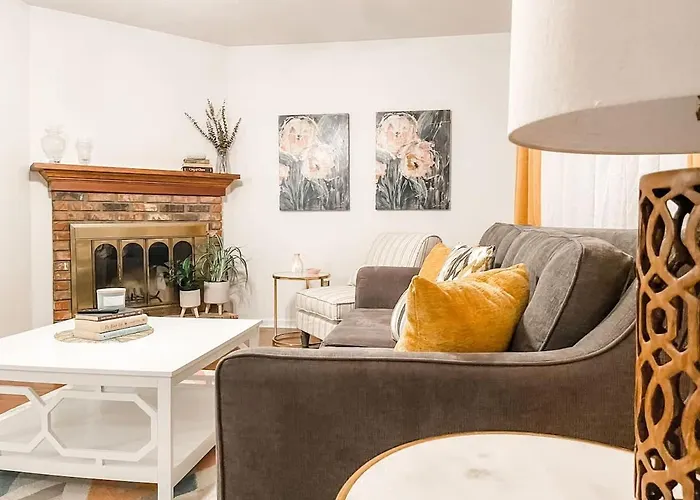 Tally Town Gem 2Bdr 2 Ba Townhome