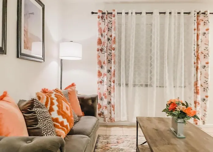 Affordable Retro Retreat 80S Townhome