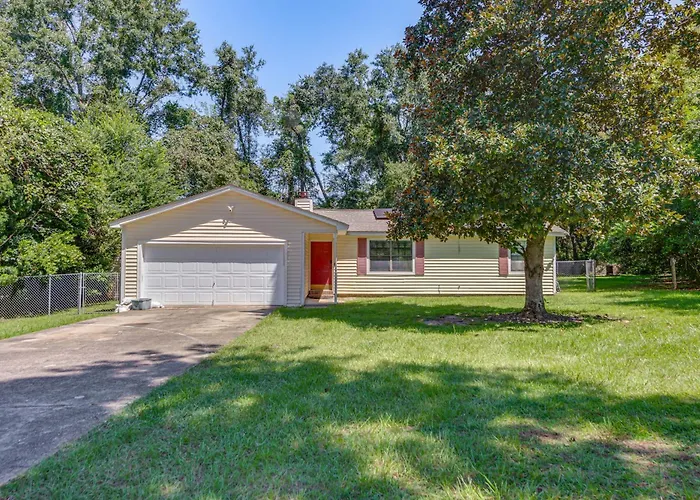 Quiet & Convenient Tallahassee Home, 4 Mi To Lake!
