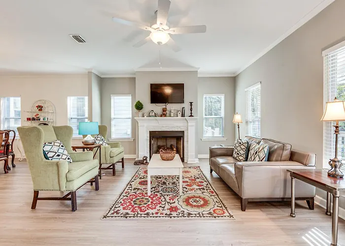 1 Mi To Fsu: Group-Friendly Midtown Getaway!