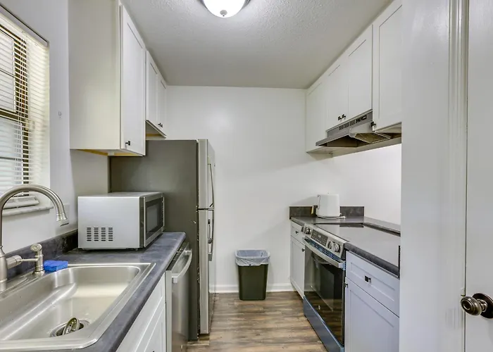 Tallahassee Home Near Fsu - Pet Friendly W/ Yard