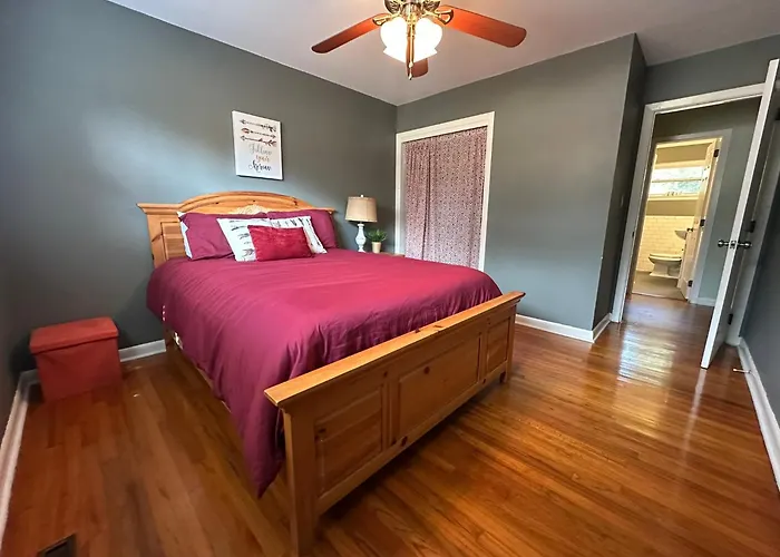 4Br Close To Fsu, Capitol, Hospitals, Free Parking, 1 Gig Wifi